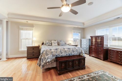 43331 Riverpoint Dr, Leesburg VA 20176-1296 exterior