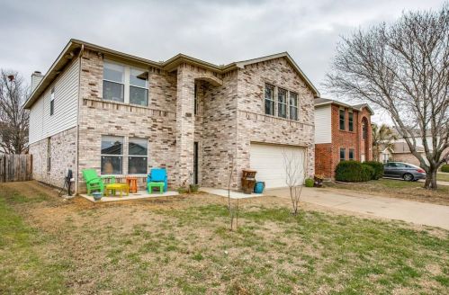 5608 Wiltshire Dr, Fort Worth, TX 76135-1441