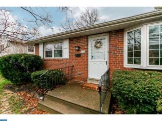 411 Fairview Rd, Woodlyn, PA 19094-1106