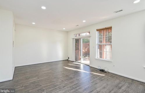 2617 Logan Wood Dr, Herndon VA 20171-4367 exterior