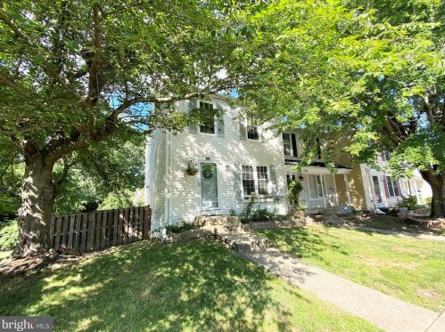 1914 Pohick Creek Ct, Woodbridge VA  22192-2454 exterior