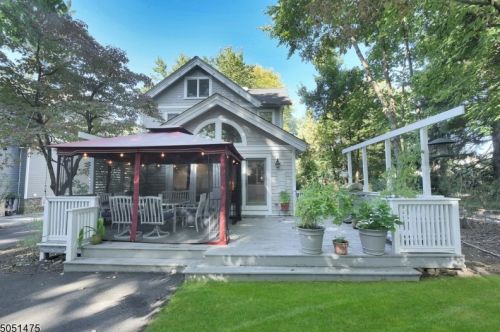 27 Liberty St, Ridgewood NJ 07450-4555 exterior