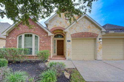 2607 Silent Walk Ct, Pearland, TX 77584-3738