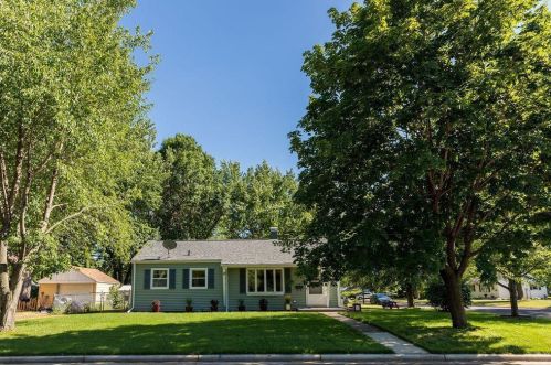 1006 Jefferson Rd, New Johannesburg, WI 54017-1407