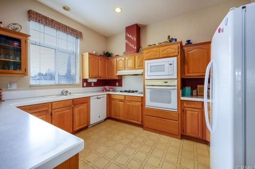 22721 Old Elsinore Rd, Perris, CA 92570-8508