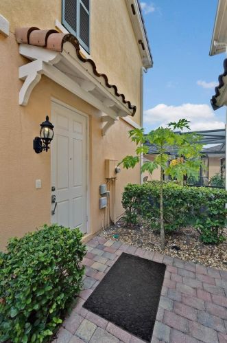 11947 James Bay Dr, Orlando, FL 32827-7127