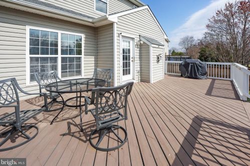 8778 Grantham Ct, Bristow VA  20136-2030 exterior