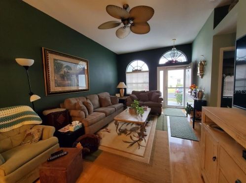 9402 Villa Entrada, New Port Richey, FL 34655-5715