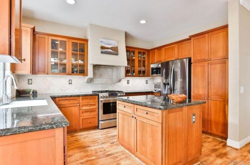 1456 Sapphire Dr, Carlsbad CA 92011-1200 exterior