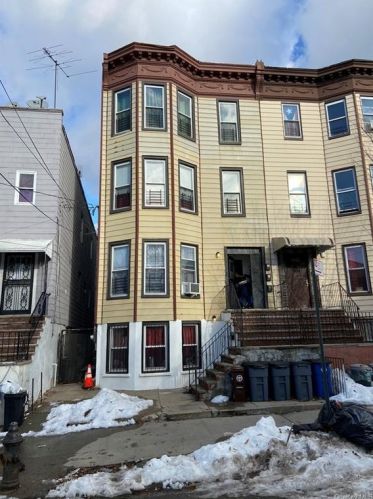 1626 Taylor Ave, Bronx, NY 10460-2792