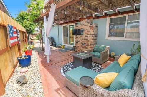 1654 Donner Way, Woodland CA  95695-5564 exterior