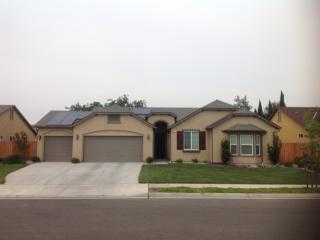972 Tradition Dr, Lemoore CA  93245-3842 exterior