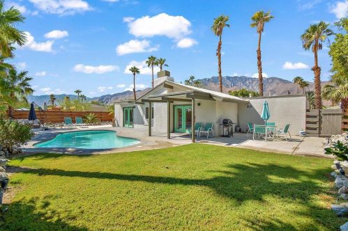 2632 Aurora Dr, Palm Springs CA  92262-2362 exterior