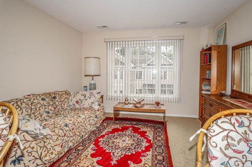 13 Ayers Ct, Metuchen NJ  08840-1172 exterior