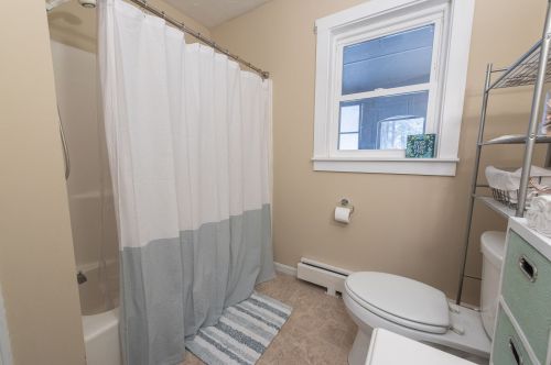 132 Old Mill Pond Rd, Henniker NH  03242-3152 exterior