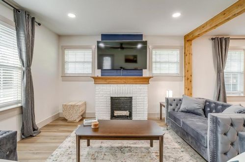 3820 Calmont Ave, Fort Worth TX  76107-4550 exterior