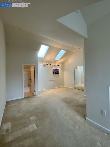 3725 Whitworth Dr, Pleasanton CA  94568-1377 exterior