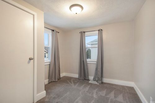 1809 Homewood Ave, Mishawaka IN  46544-2639 exterior