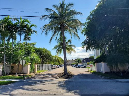 500 2nd St, Dania Beach FL  33004-3328 exterior
