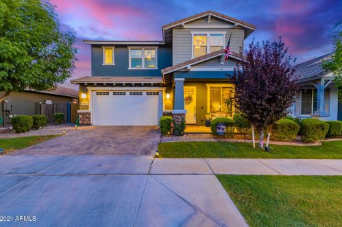 4251 Mesquite St, Gilbert, AZ 85296-1194