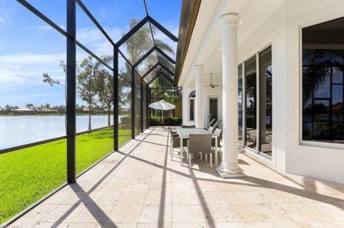 9045 Shenendoah Cir, Naples FL 34113-1663 exterior