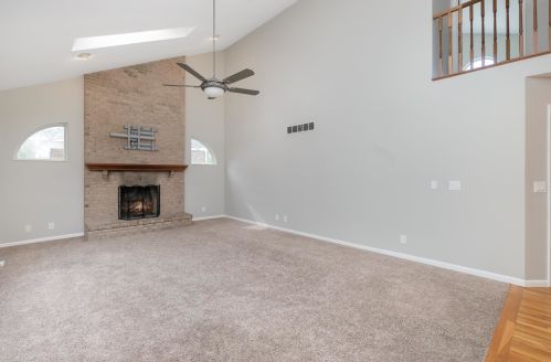 8424 Woodcreek Dr, Florence KY  41042-8261 exterior