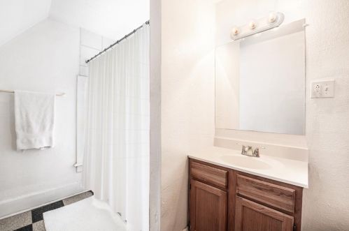 2531 Murray Ave, Milwaukee WI  53211-3918 exterior