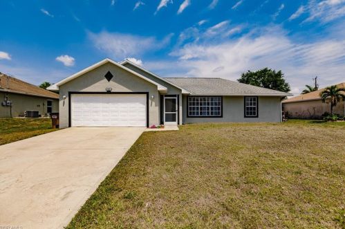 621 21st Ln, Cape Coral, FL 33990-2526