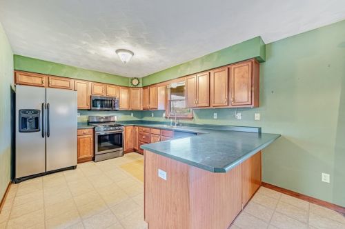 211 Overbrook Ter, Pittsburgh, PA 15239-1079