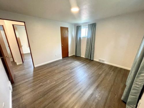 228 Calvert St, Bridgeville PA  15017-1916 exterior