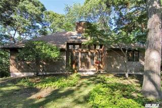 3275 Bayview Rd, Southold, NY 11971-3910