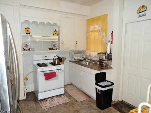 1080 Sanford Ave, Irvington NJ  07111-1944 exterior