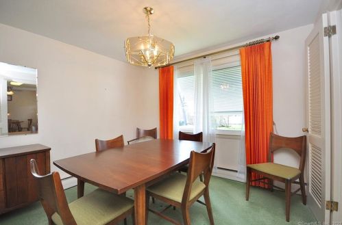 50 Gardner St, Manchester CT 06040-6606 exterior