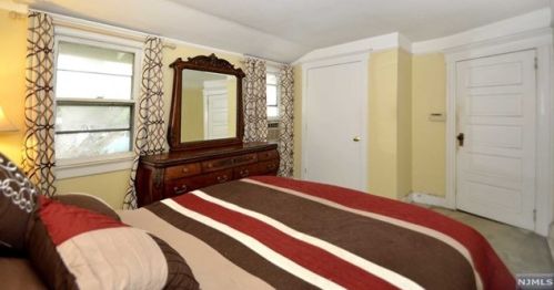 148 Overpeck Ave, Ridgefield Park NJ  07660-1504 exterior