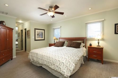 2700 El Caminito, Glendale CA 91214-2934 exterior