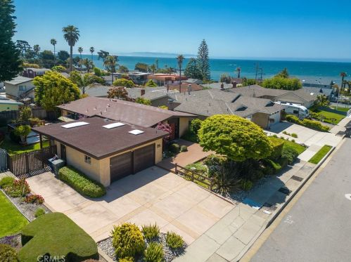 135 Paddock Ave, Pismo Beach, CA 93449-1711