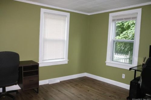 423 Harland Rd, Norwich CT  06360-1954 exterior