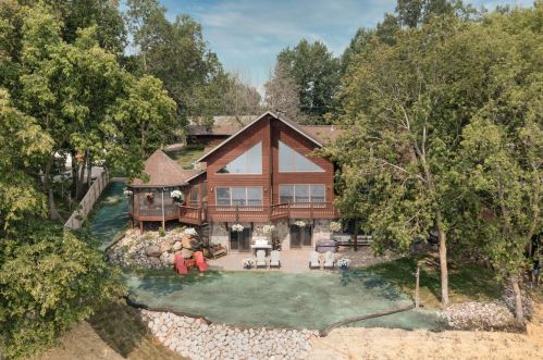 8784 Mogensen Shores Rd, Brainerd MN  56401-1384 exterior