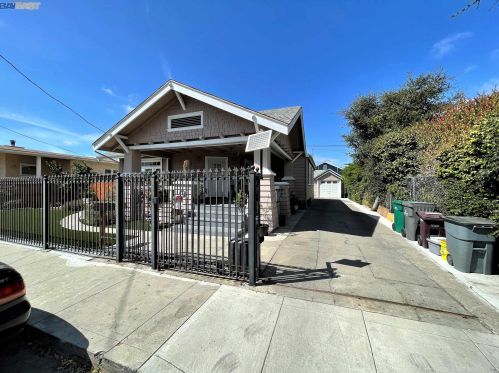 1215 106th Ave, Oakland, CA 94603-3813