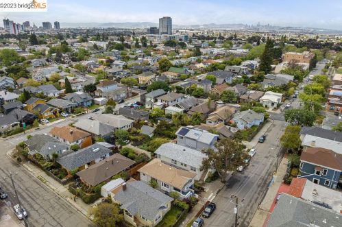 409 45th St, Oakland CA  94609-2124 exterior