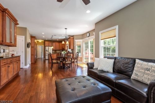 16 Hidden Meadow Dr, Scotch Plains NJ  07076-1158 exterior