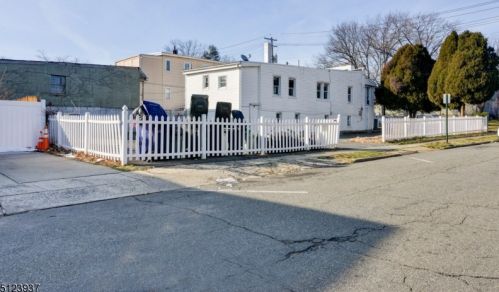 882 Amboy Ave, Perth Amboy NJ  08861-1912 exterior