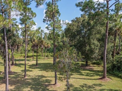 2645 12th Ave, Naples, FL 34120-3559