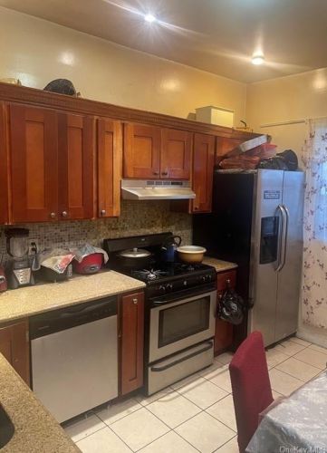 611 Baker Ave, Bronx, NY 10460-2701