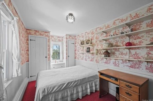 12 Highland Ave, Walden NY  12586-1402 exterior