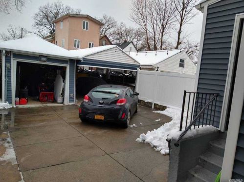 105-24 Remington St, Jamaica, NY 11435-4437