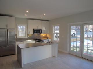 26 Alden St, Provincetown, MA 02657-1444