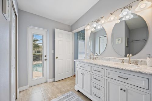 1390 9 Pl, Vero Beach FL 32960-2122 exterior