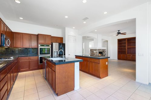 81326 Golden Barrel Way, La Quinta CA  92253-9325 exterior