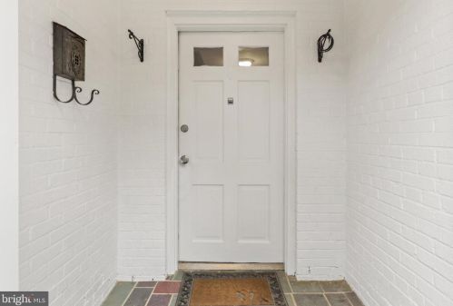 3216 Hewitt St, Falls Church VA  22042-2508 exterior